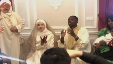 فيديو … لاعب فريق برشلونة يحتفل بزواجه من مغربية في عرس تقليدي