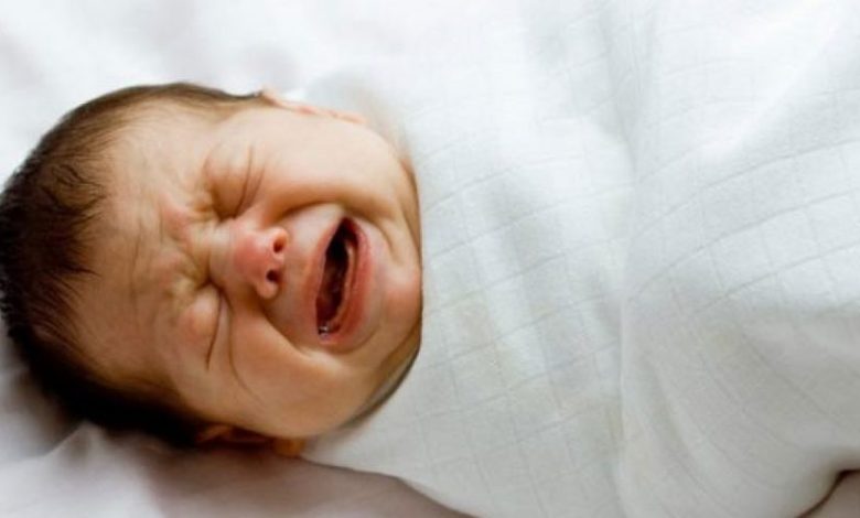 نصائح مهمة للتغلب على نوبات بكاء الرضيع