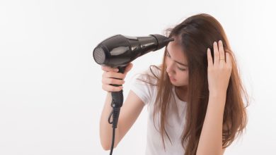 كيفية حماية الشعر من التلف عند استخدام مجفف الشعر