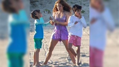 شاكيرا تقضي عطلتها الصيفية برفقة أبنائها في أحد شواطئ المكسيك